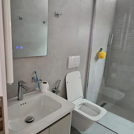 Appartement In Rruga Thoma Filpeu